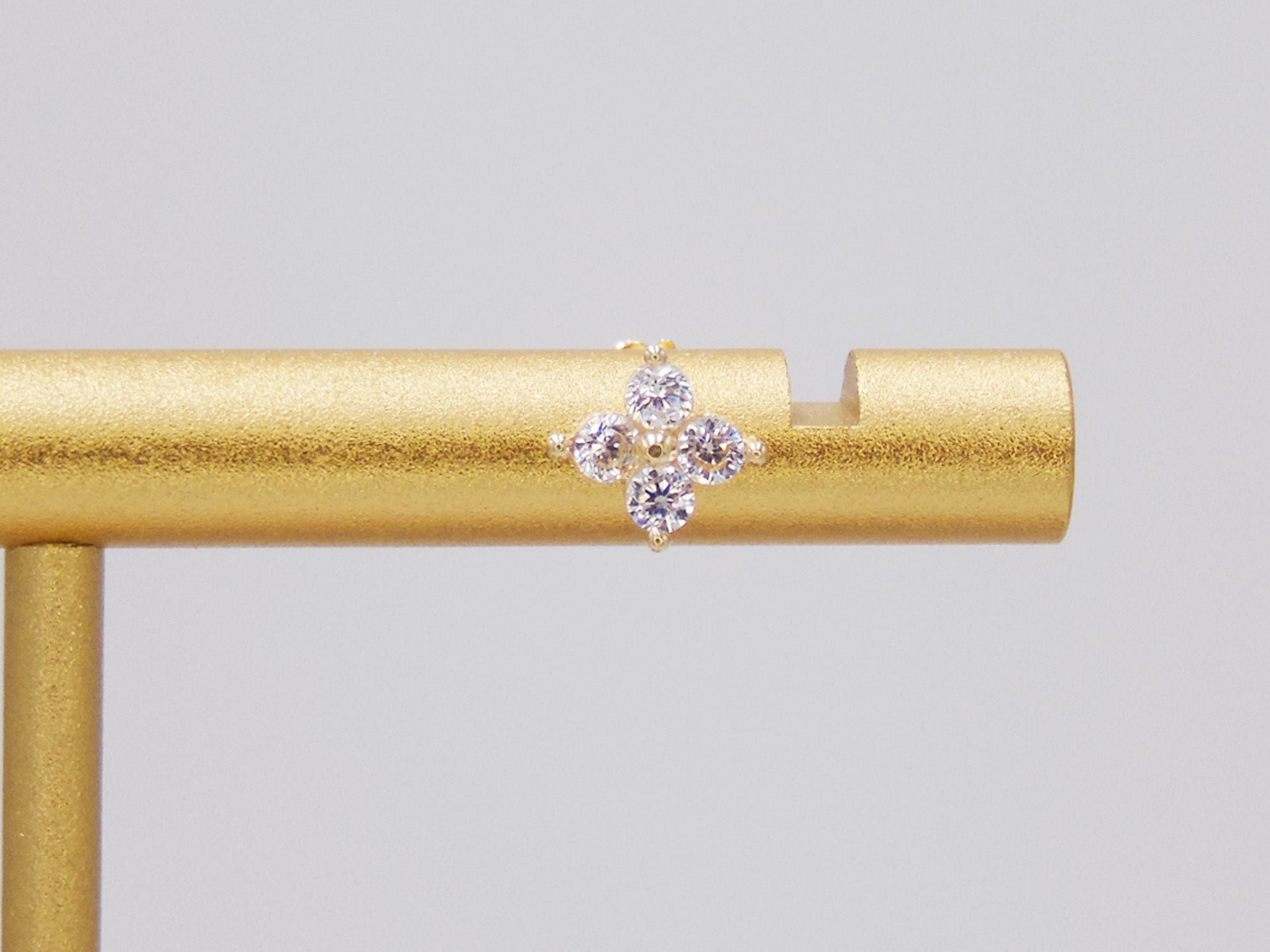LILY STUD