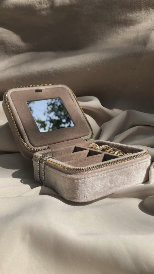 JOYERO CUADRADO TERCIOPELO BEIGE