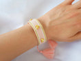Load image into Gallery viewer, Pulseras De Tejido Con Charms
