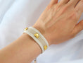 Load image into Gallery viewer, Pulseras De Tejido Con Charms
