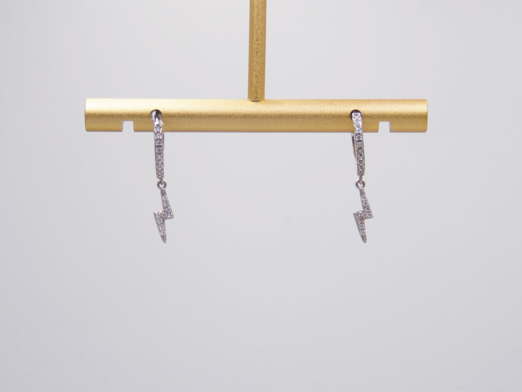 Arracado Rayo con Zirconias Plateado