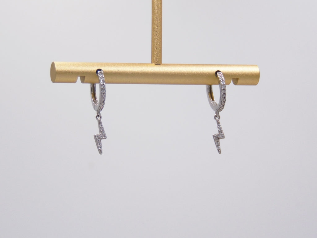 Arracado Rayo con Zirconias Plateado