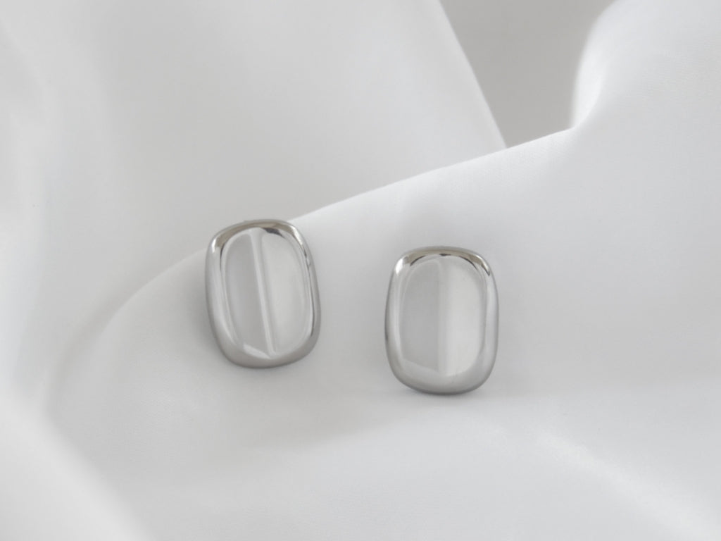 STATEMENT EARRINGS