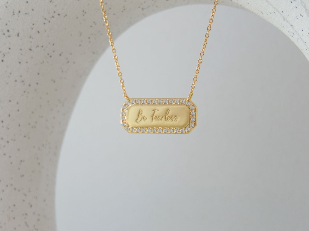 DELICATE NECKLACES