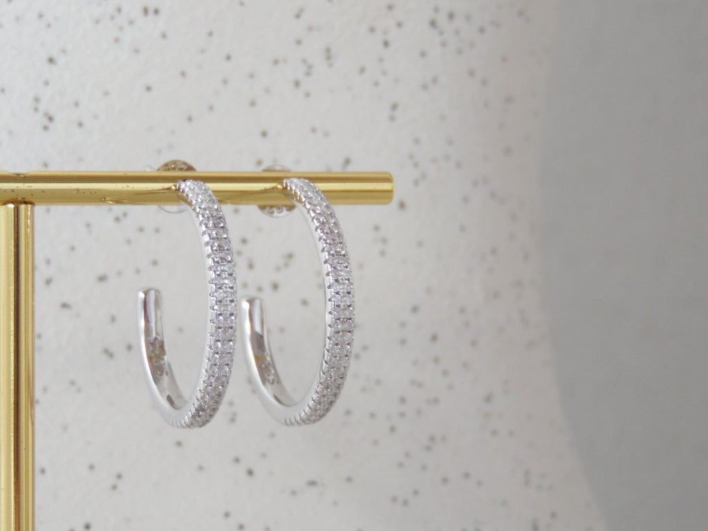 ARRACADA PLATEADA CON 2 LINEAS DE ZIRCONIA