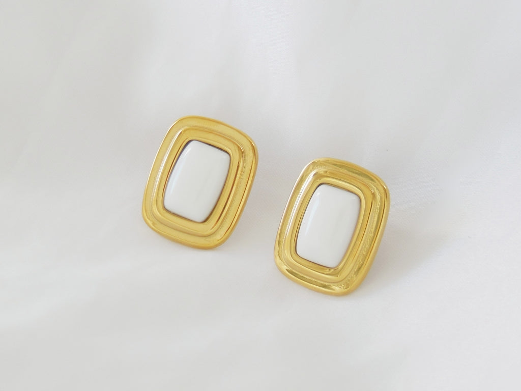 ARETE RECTANGULAR CON PIEDRA BLANCA