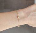 Cargar la imagen en la vista de la galería, PULSERA HILO CON BISELADO DE PIEDRA MOISSANITA
