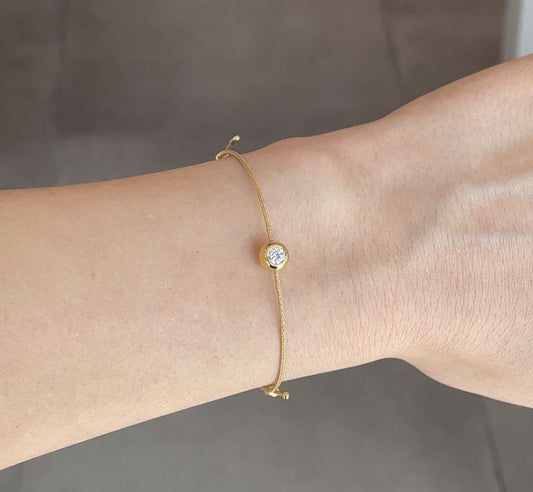 PULSERA HILO CON BISELADO DE PIEDRA MOISSANITA