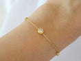 Cargar la imagen en la vista de la galería, PULSERA HILO CON BISELADO DE PIEDRA MOISSANITA
