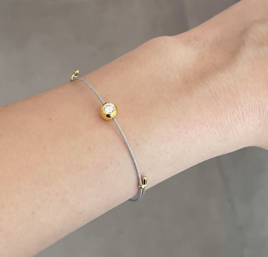 PULSERA HILO CON BISELADO DE PIEDRA MOISSANITA