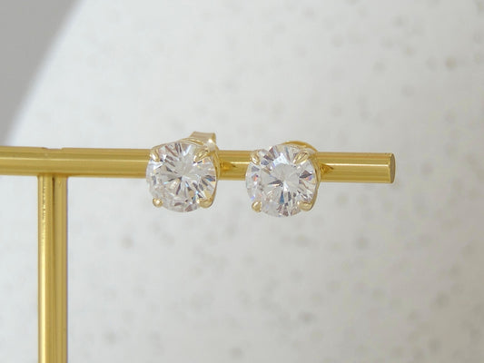 Brilliant Cut Stud