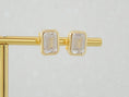 Cargar la imagen en la vista de la galería, Delicate Emerald Bezel Gold
