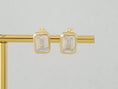 Cargar la imagen en la vista de la galería, Delicate Emerald Bezel Gold
