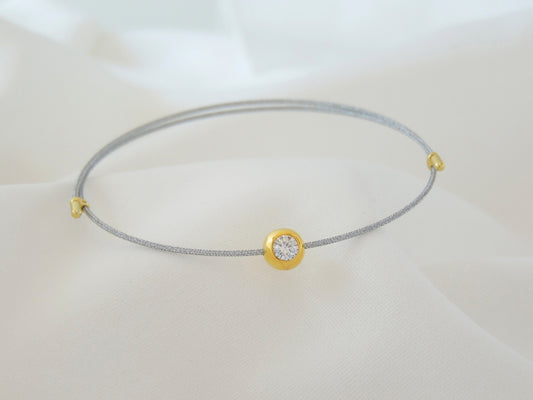 PULSERA HILO CON BISELADO DE PIEDRA MOISSANITA
