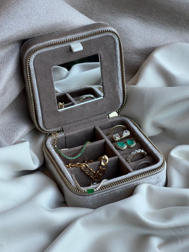 JOYERO CUADRADO TERCIOPELO BEIGE